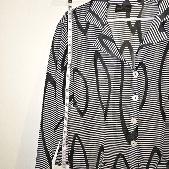 Linda Lundstrom long sleeve blouse - Picture 6 of 7